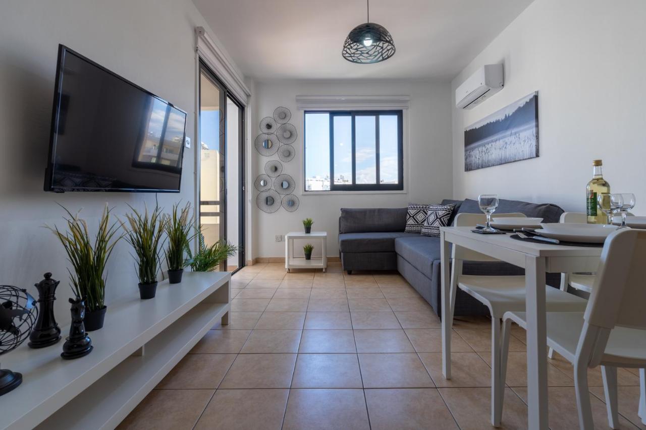 Polyn 1- Bedroom Apartment In Larnaca Esterno foto