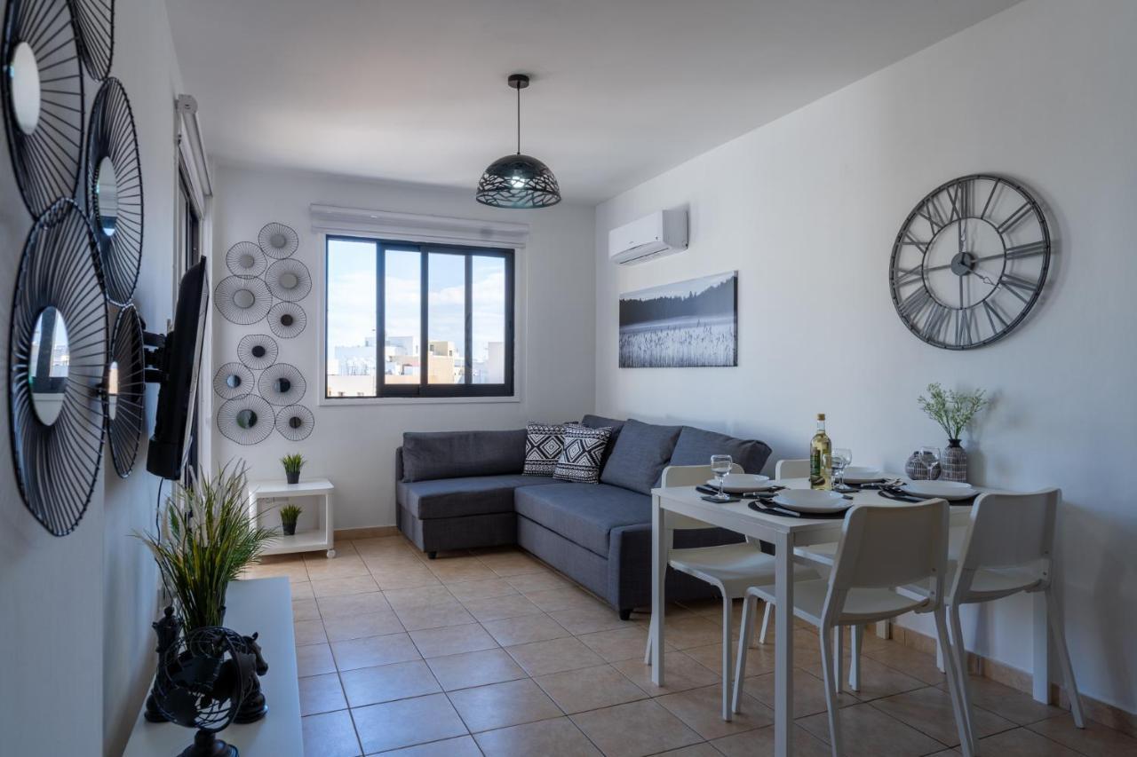 Polyn 1- Bedroom Apartment In Larnaca Esterno foto